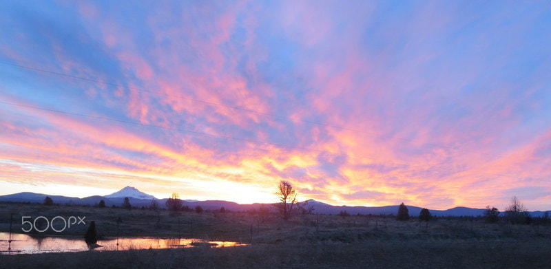 Canon PowerShot ELPH 330 HS (IXUS 255 HS / IXY 610F) sample photo. Bend, oregon photography