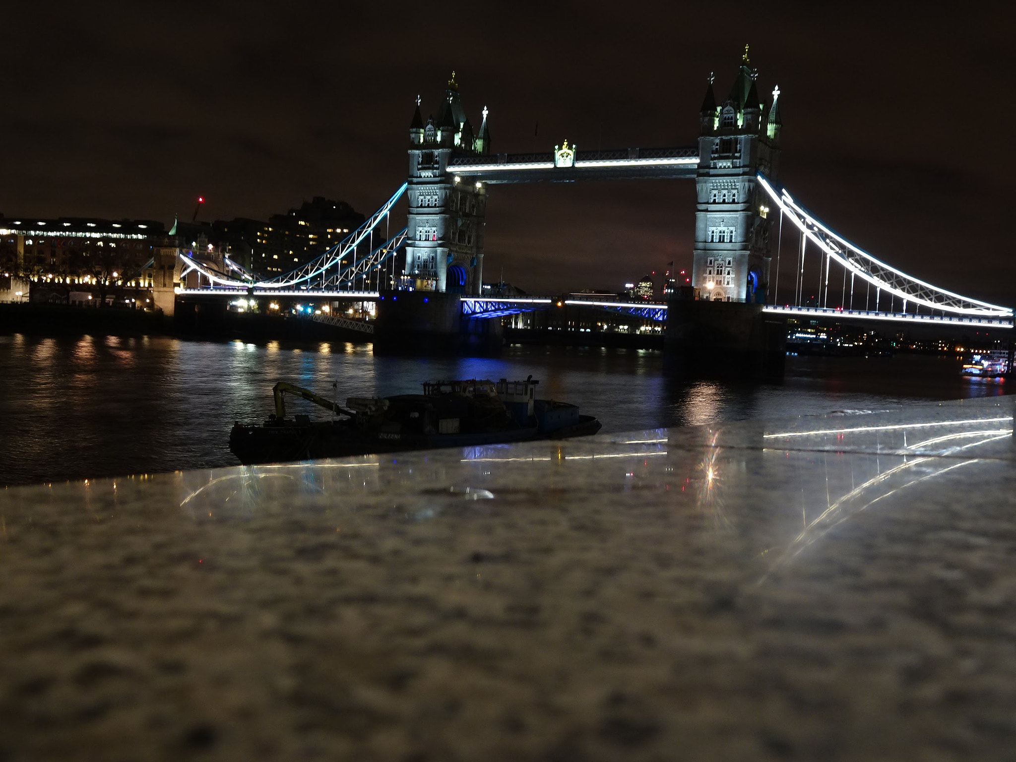 Sony DSC-HX90 sample photo. London photography