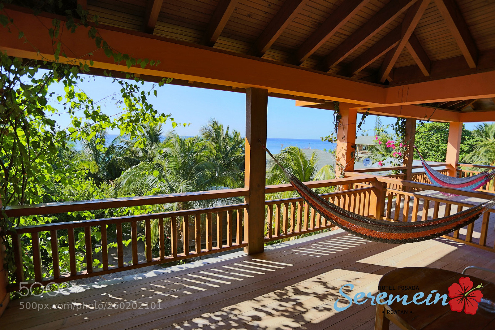 Canon EOS 6D sample photo. Best hotels in roatan photography