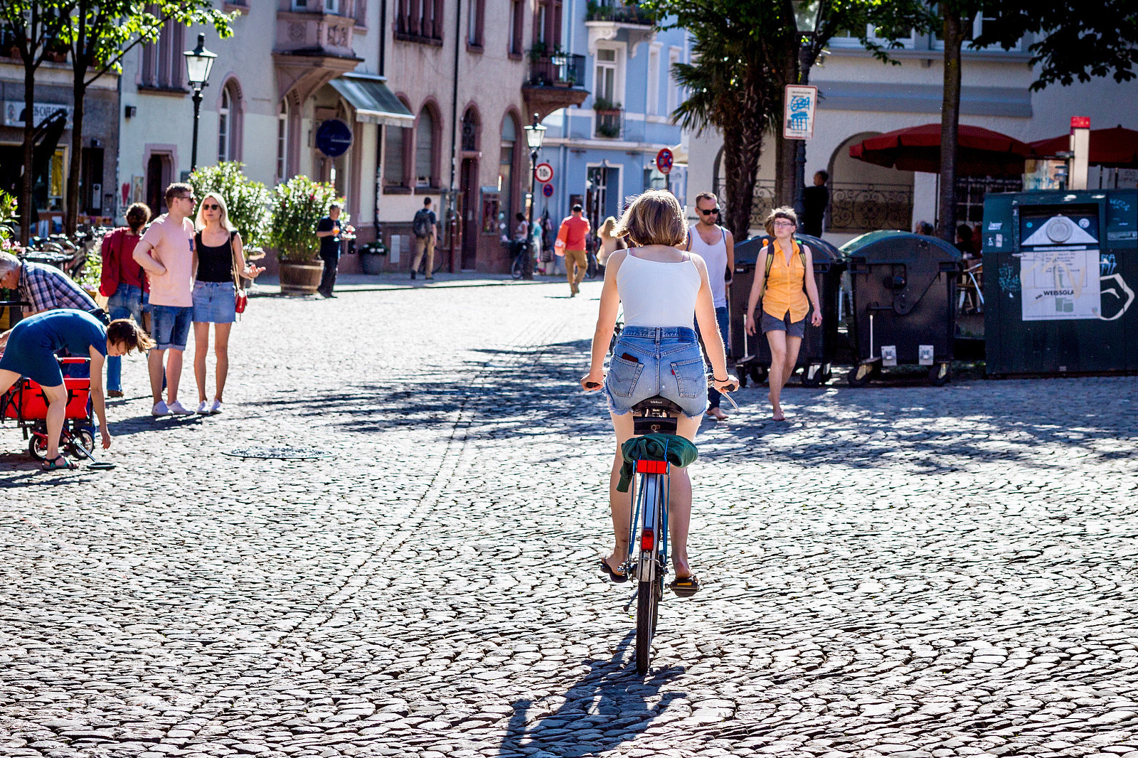 Canon EOS 6D sample photo. Young girl en bike photography