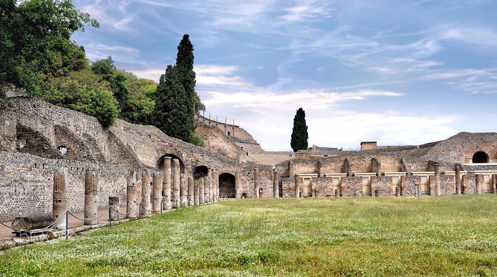 Fujifilm X-Pro2 sample photo. Entering pompeii photography