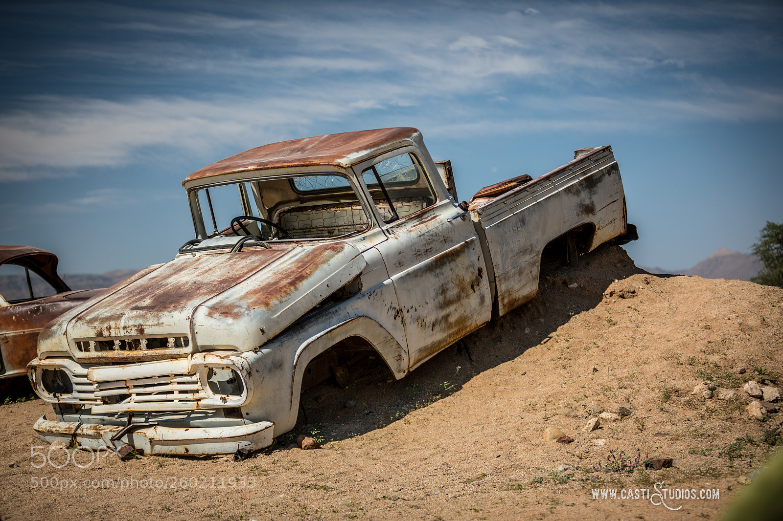 Canon EOS 5D Mark IV sample photo. Car #3 exterior view photography