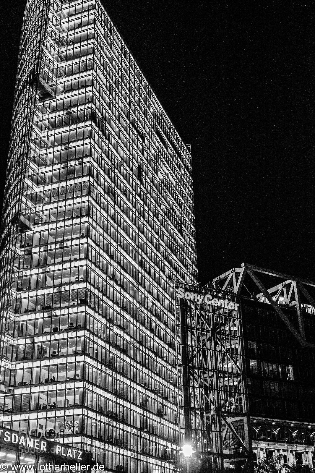Canon EOS 550D (EOS Rebel T2i / EOS Kiss X4) sample photo. Berlin sonycenter photography