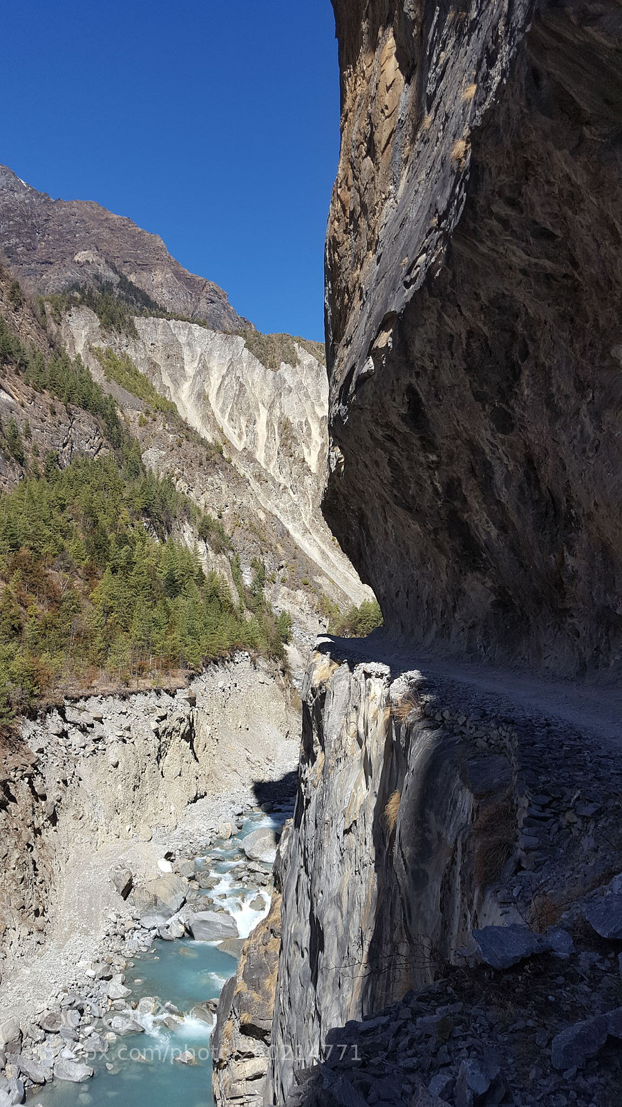 Samsung Galaxy S6 sample photo. On the trek photography