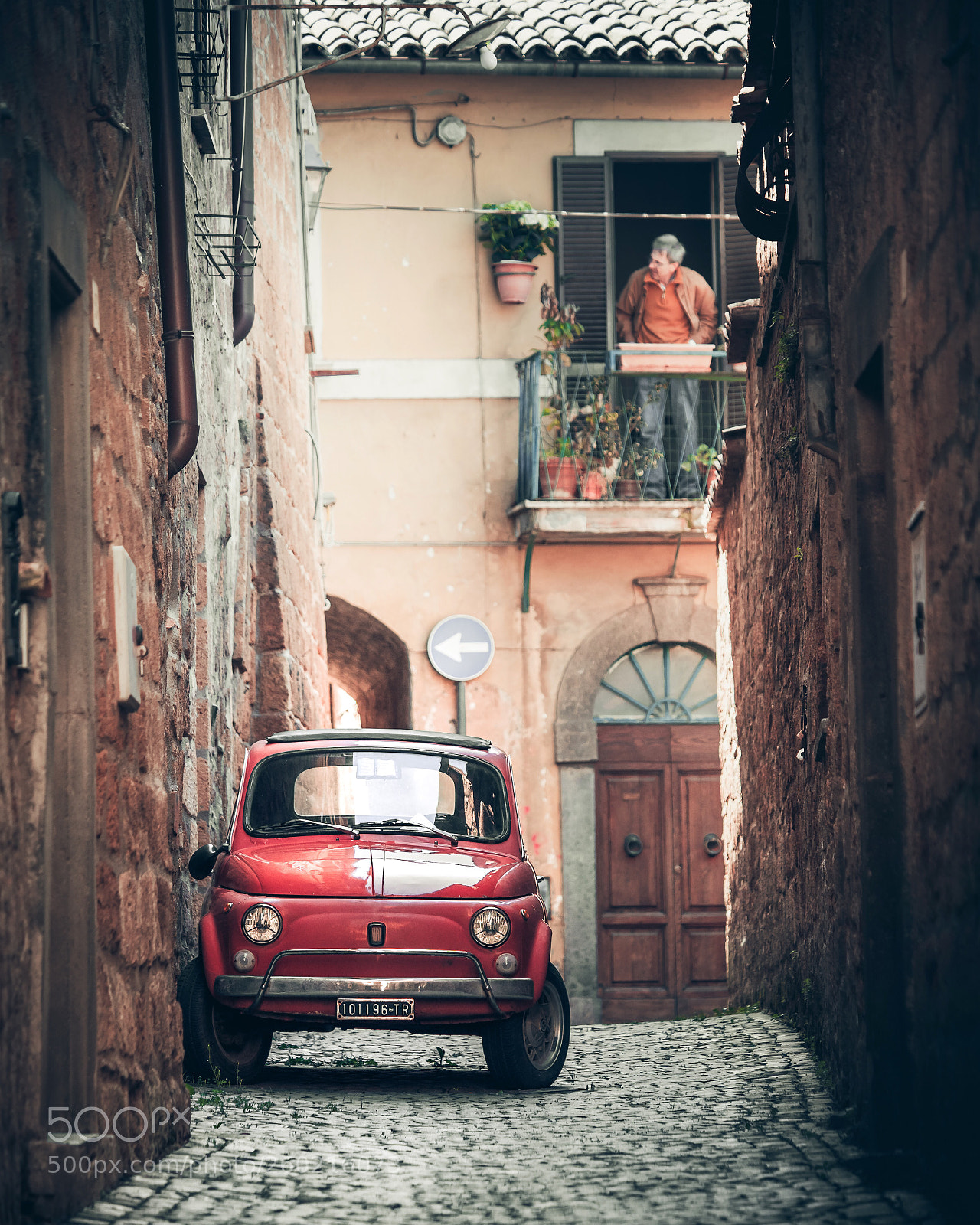 Olympus OM-D E-M1 Mark II sample photo. Per le vie di photography