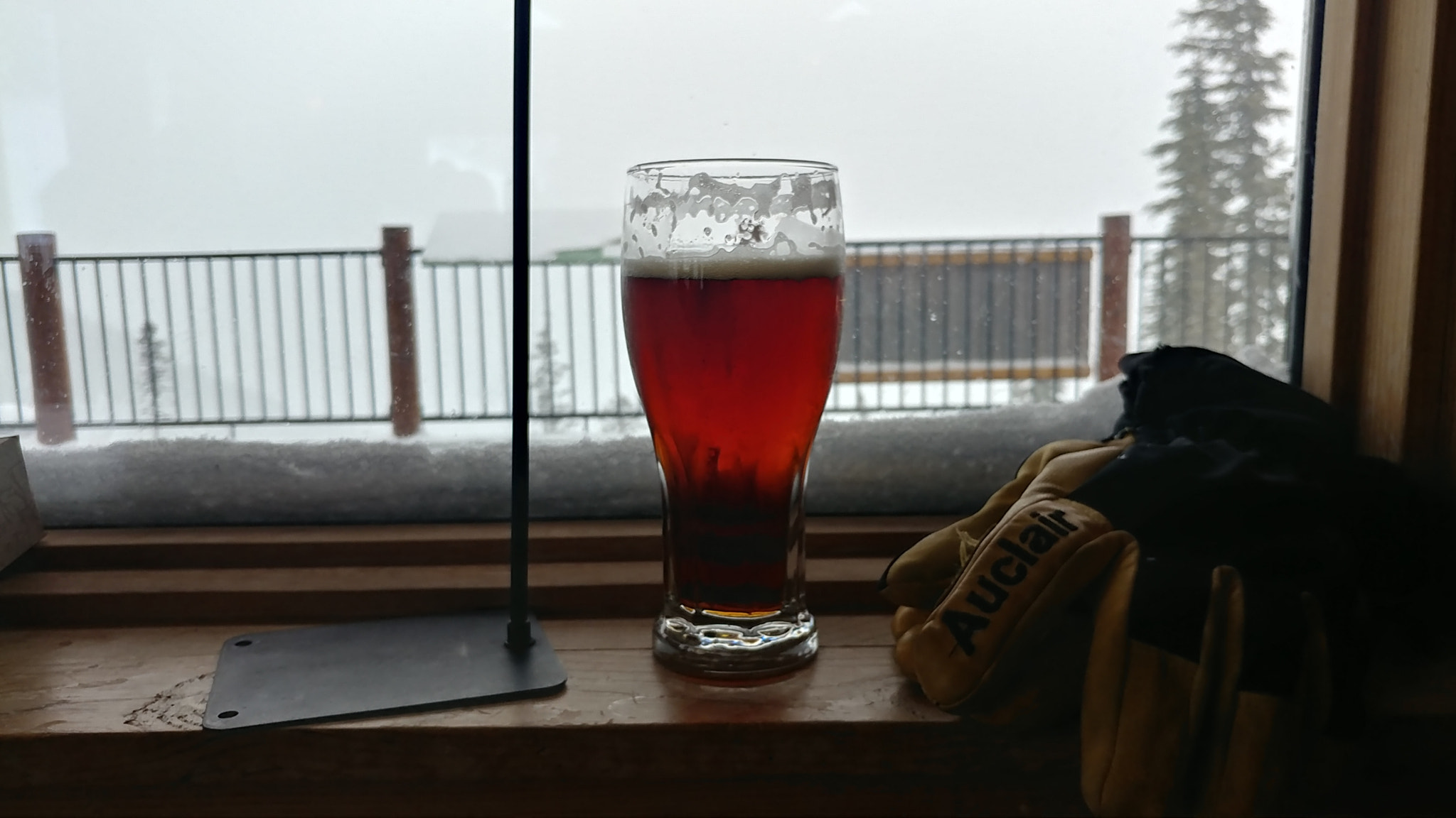 LG V20 sample photo. Skier's lunch photography