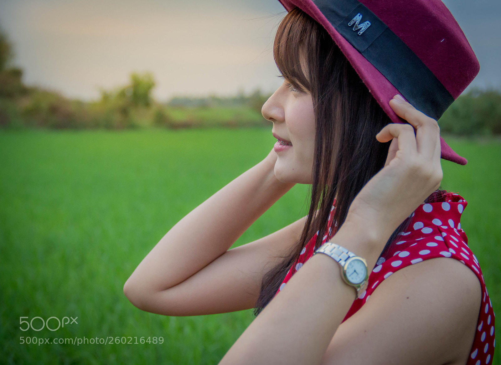 Canon EOS 700D (EOS Rebel T5i / EOS Kiss X7i) sample photo. Smiles on the field photography