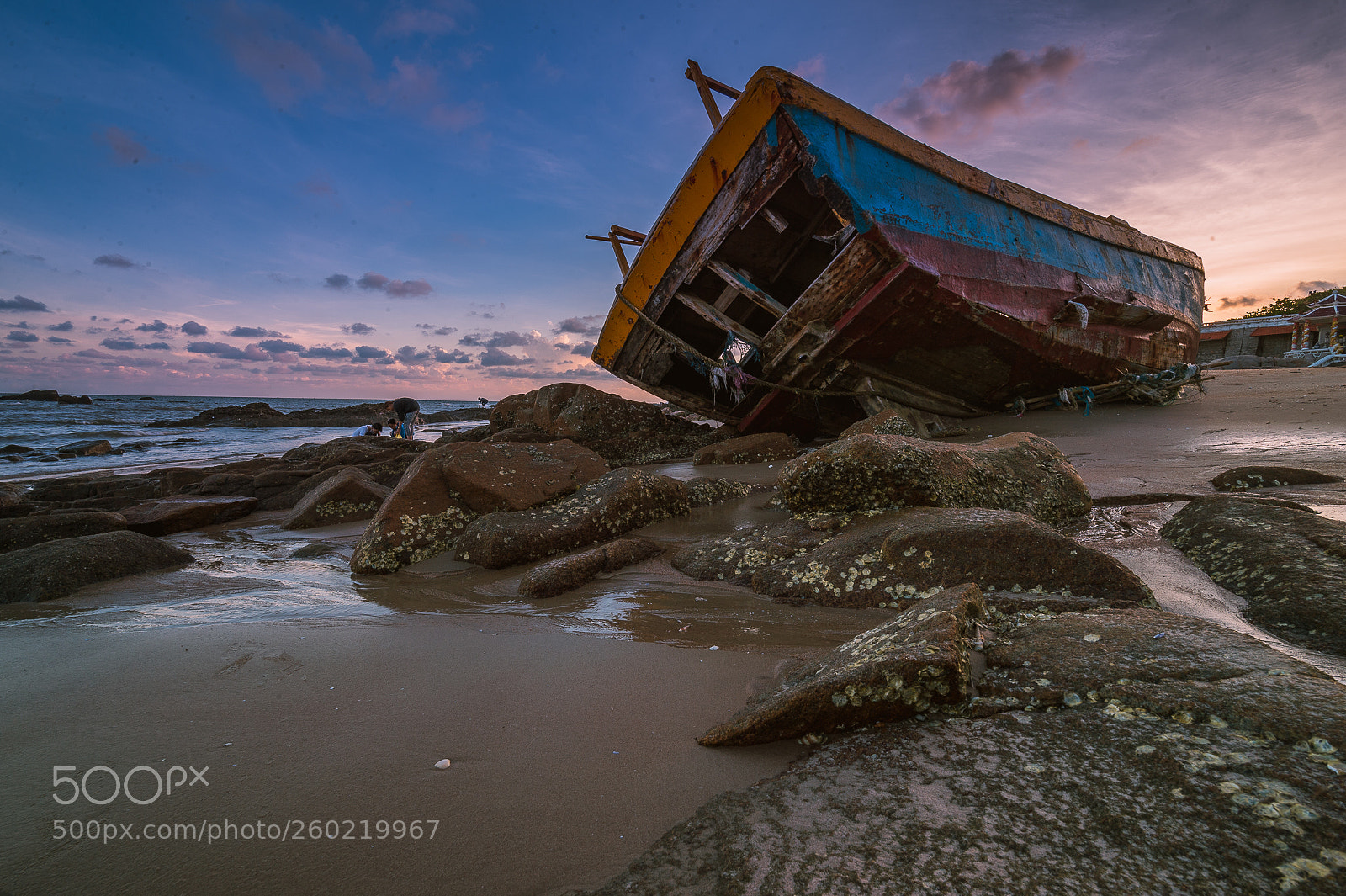 Nikon Df sample photo. Broken boat photography