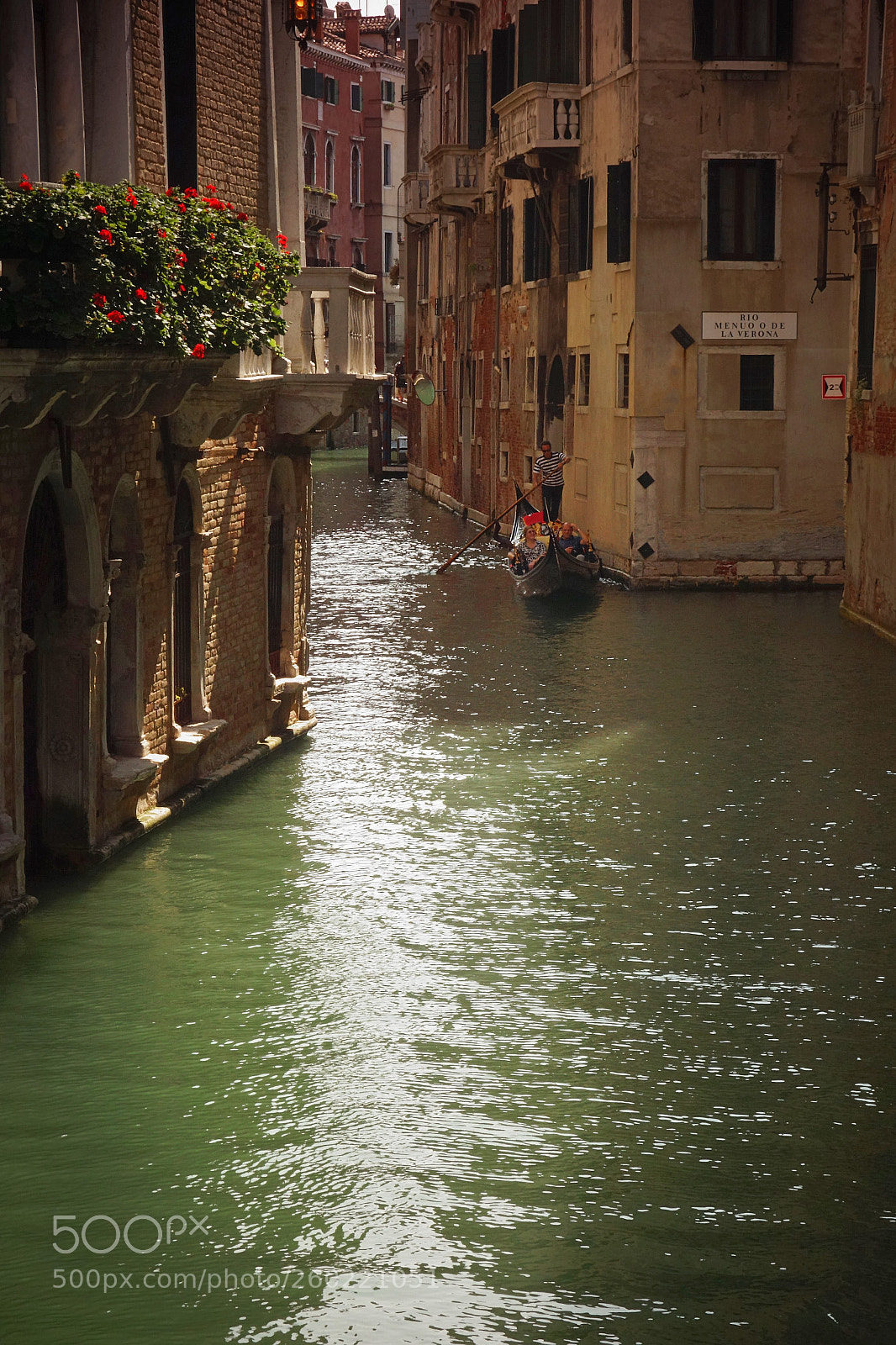 Sony Cyber-shot DSC-RX100 sample photo. Venetian light photography