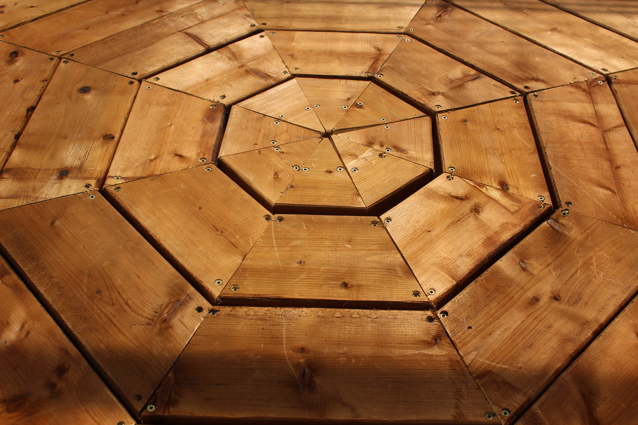Canon EOS 100D (EOS Rebel SL1 / EOS Kiss X7) sample photo. Wooden pic-nick photography