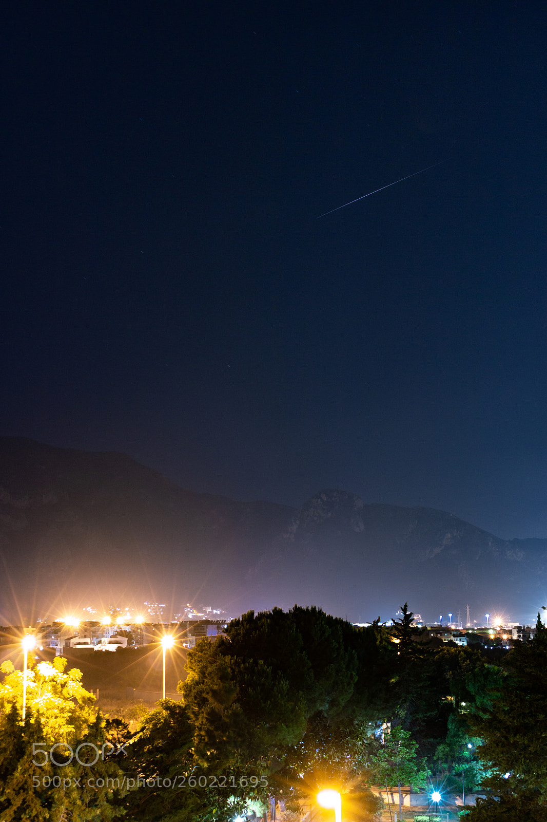 Canon EOS 100D (EOS Rebel SL1 / EOS Kiss X7) sample photo. Iridium flare photography