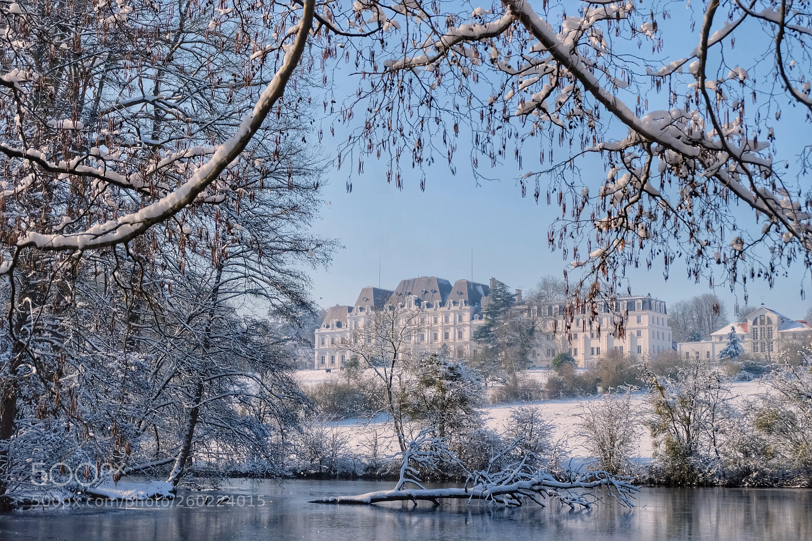 Fujifilm X-T20 sample photo. Lormoy castle under snow photography