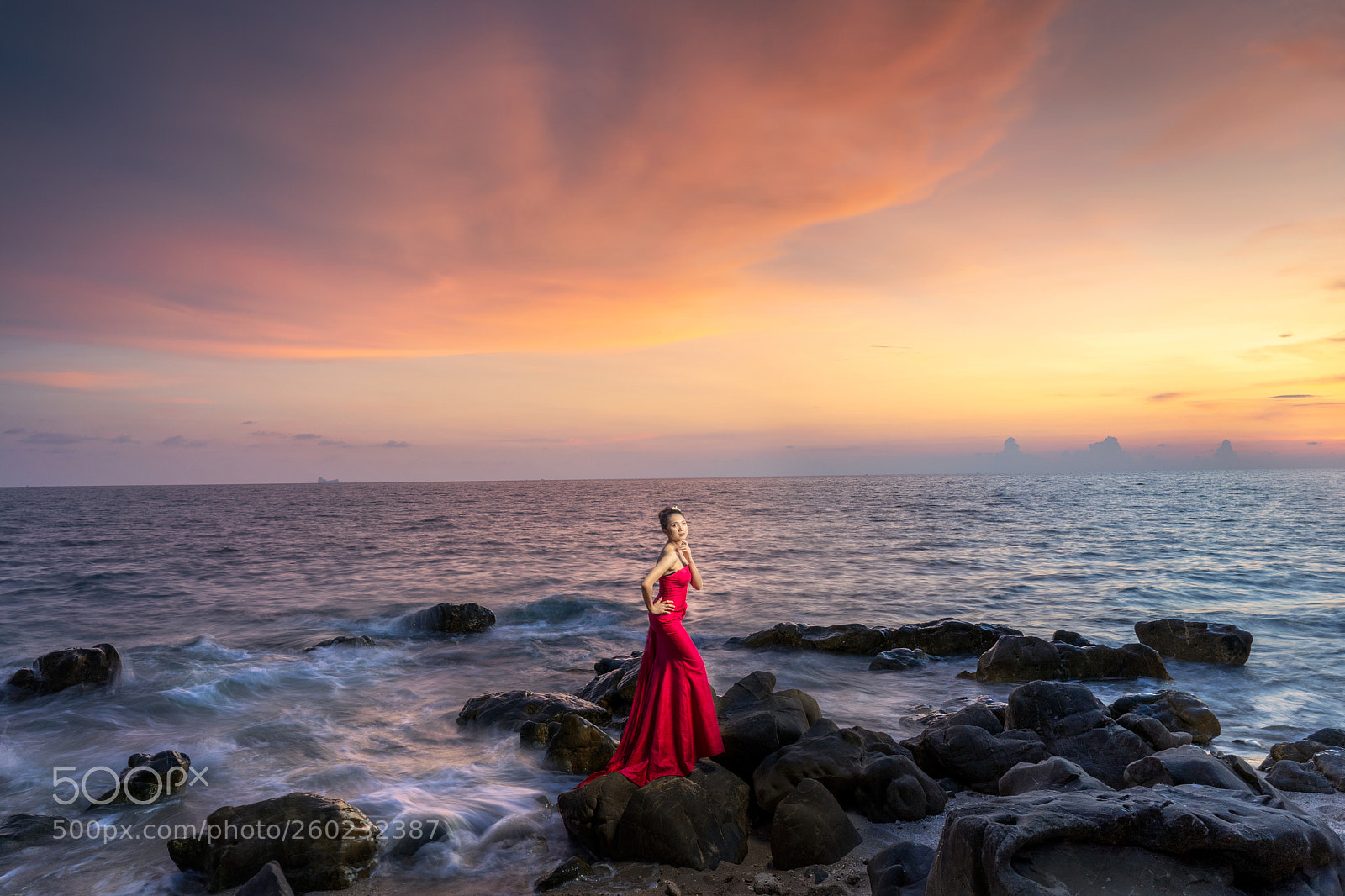 Sony a7 III sample photo. Bride in sunset photography