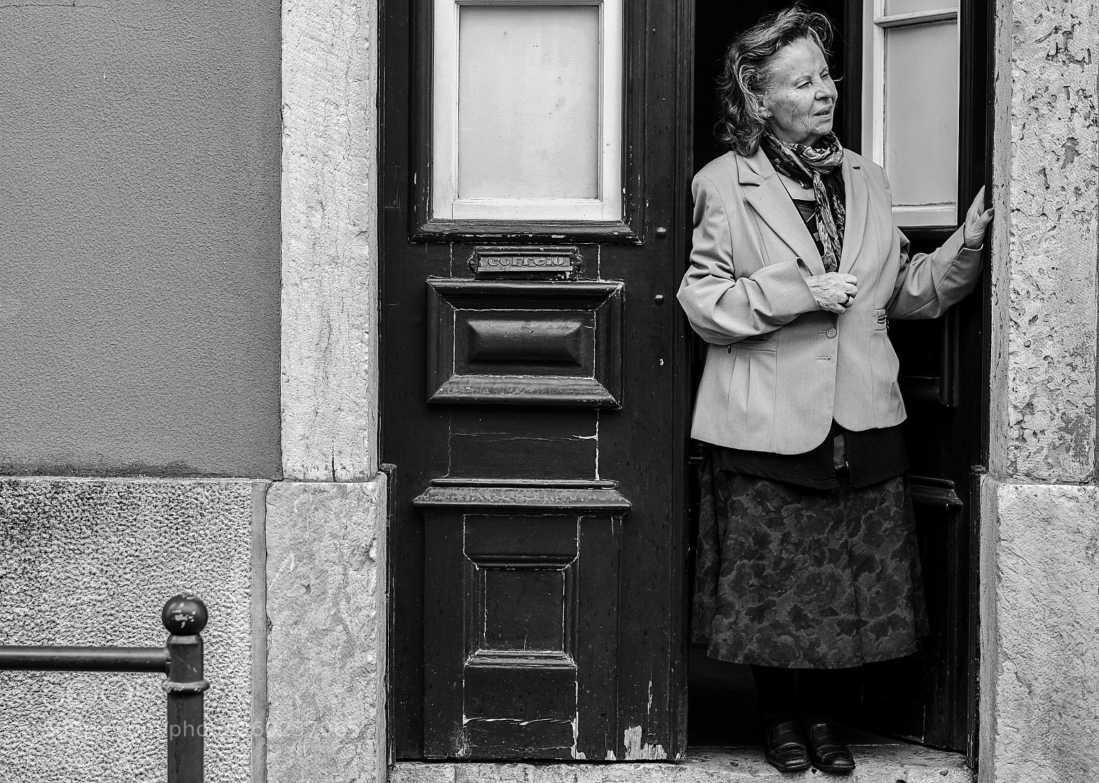 Nikon D5100 sample photo. On the threshold photography