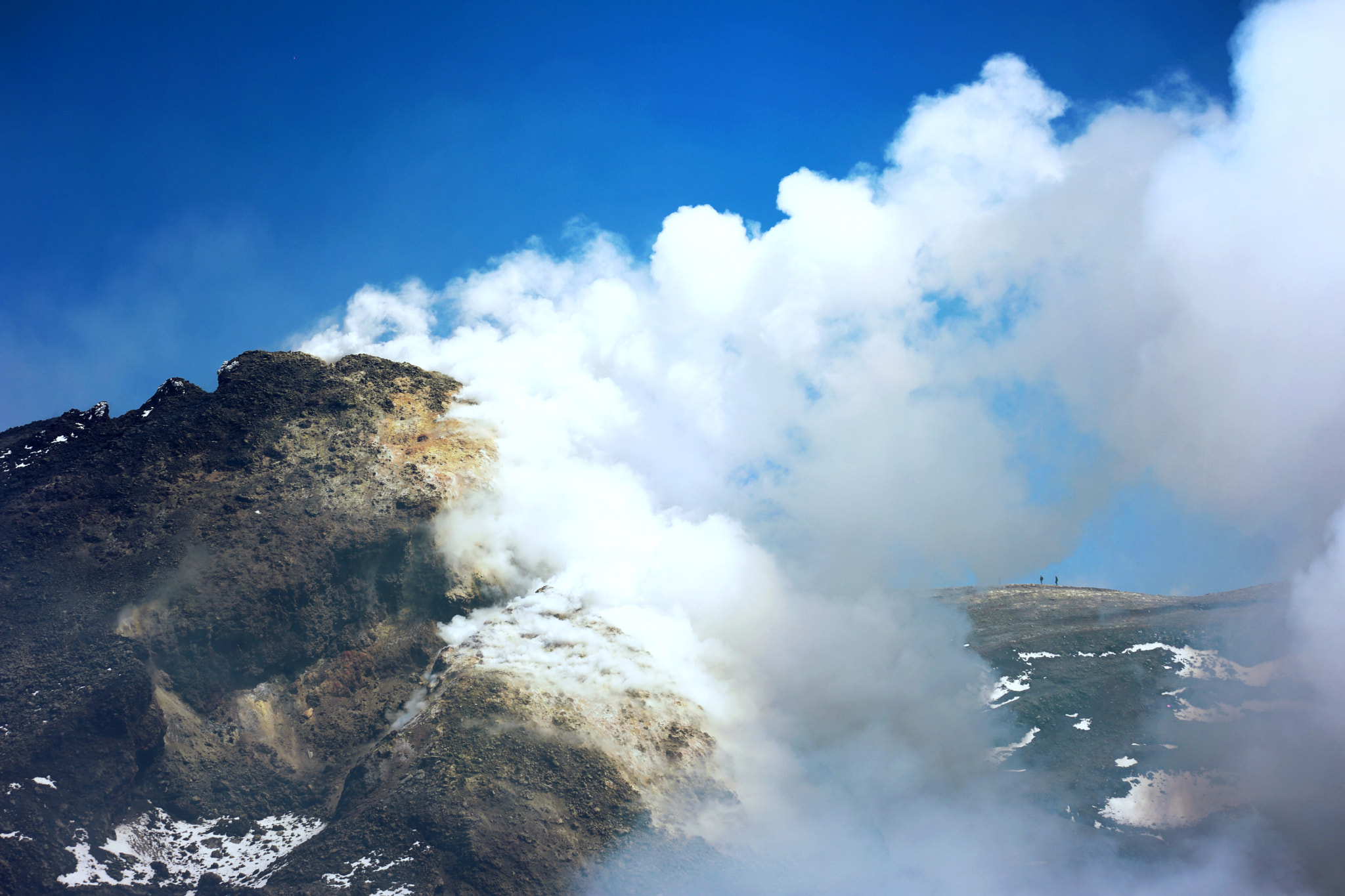 Samsung NX500 sample photo. Smoking mountain photography