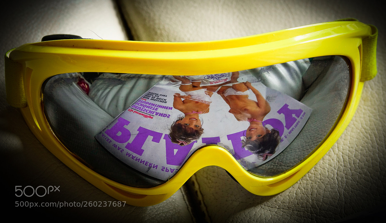 Sony Cyber-shot DSC-RX10 III sample photo. The love of the photography