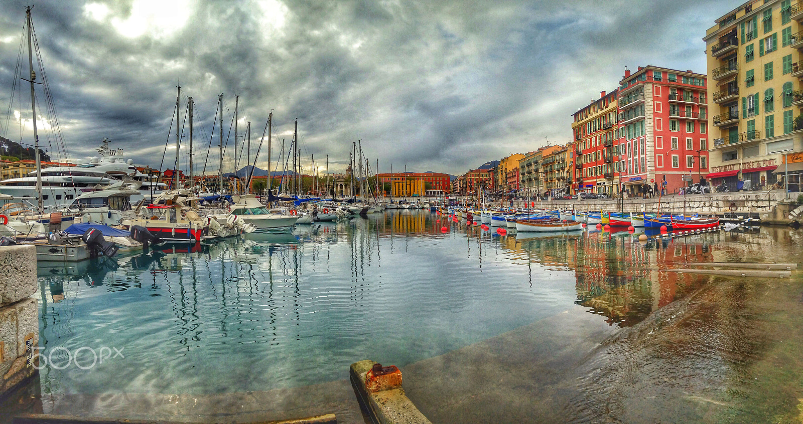 Apple iPhone 5c sample photo. Le port de nice photography
