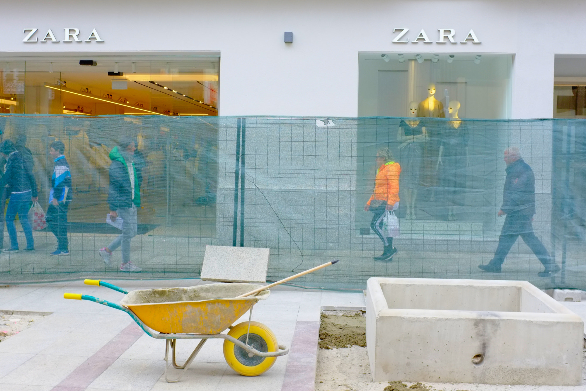 Fujifilm FinePix X100 sample photo. Zara photography