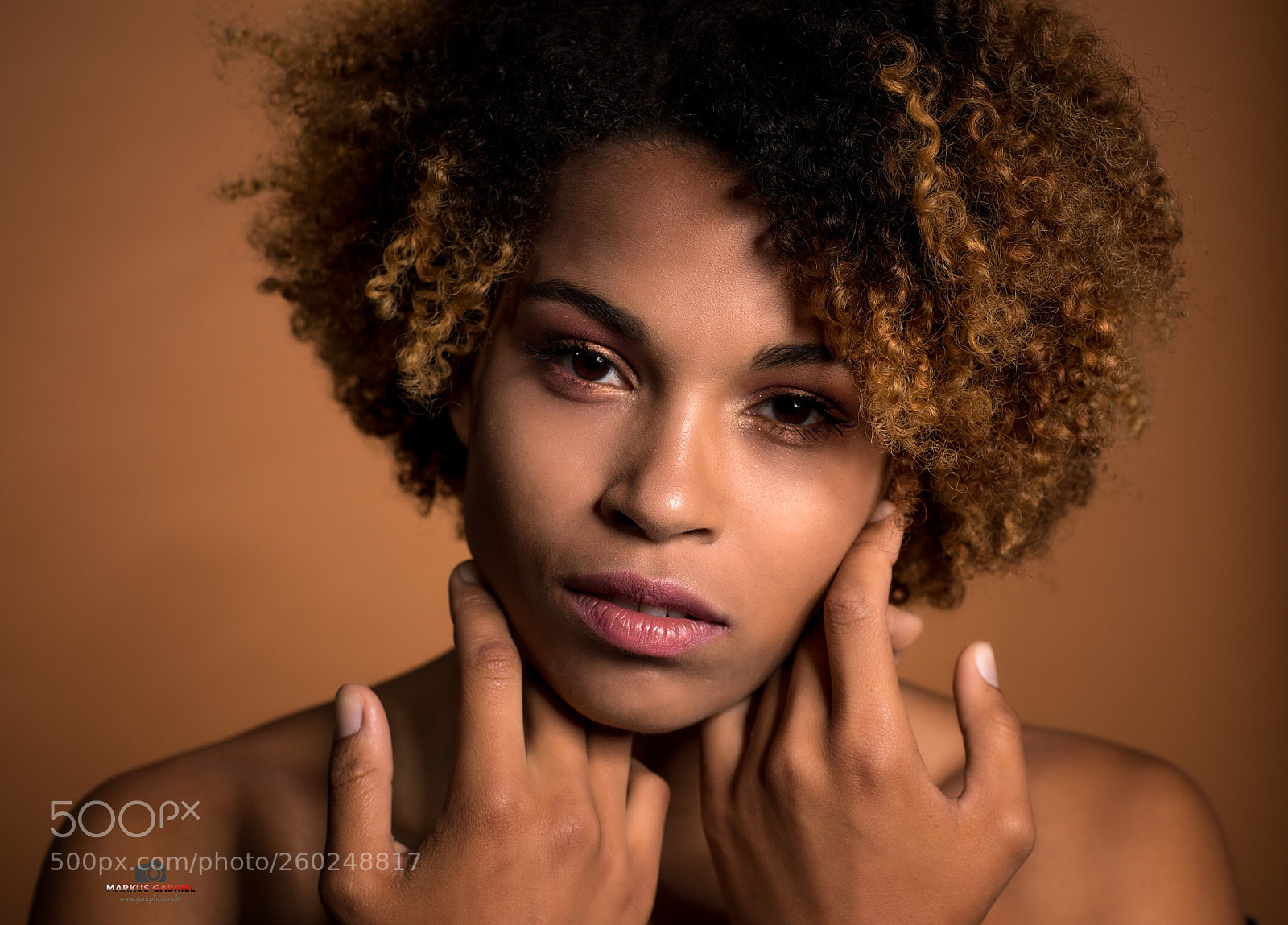 Canon EOS 5D Mark IV sample photo. Laura photography