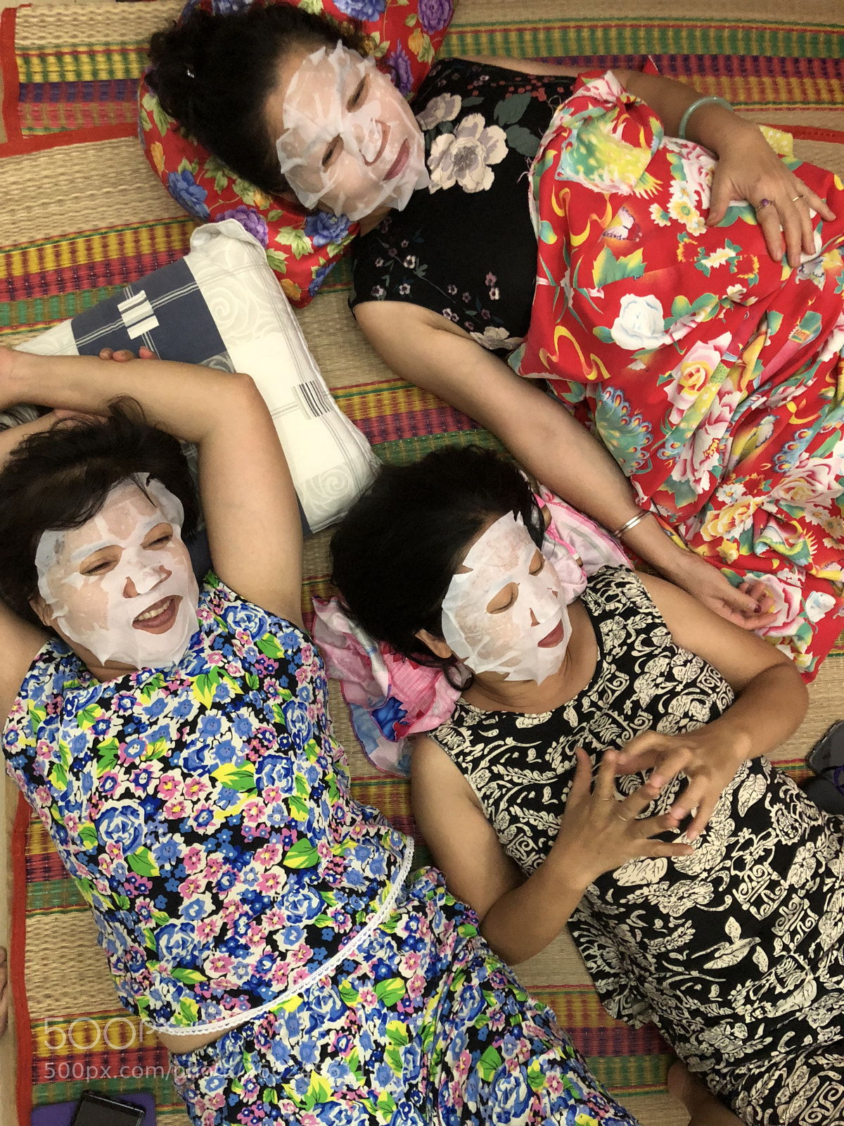 Apple iPhone X sample photo. Vietnamese pyjamas photography