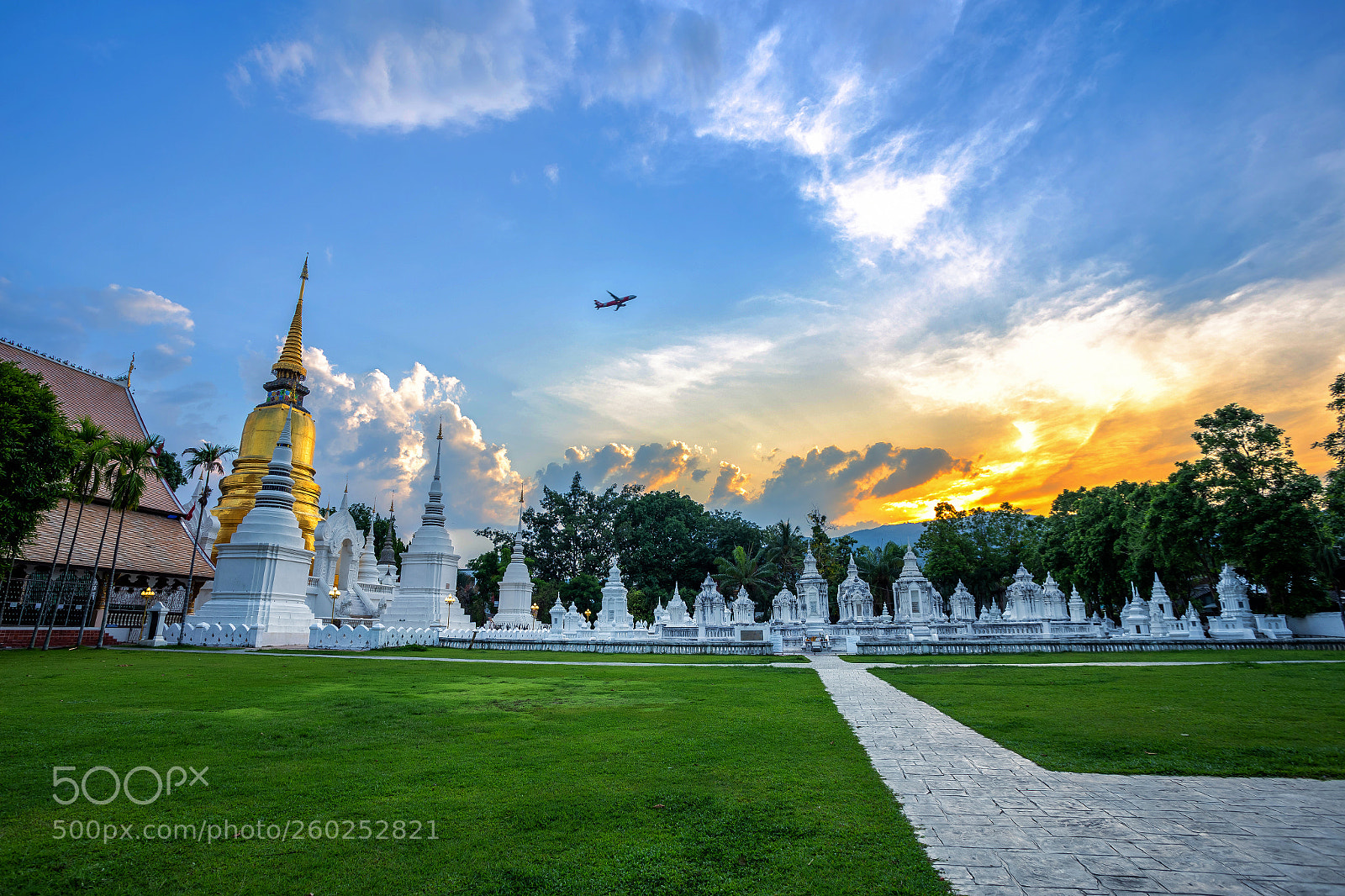 Canon EOS 6D sample photo. Wat suan dok is photography