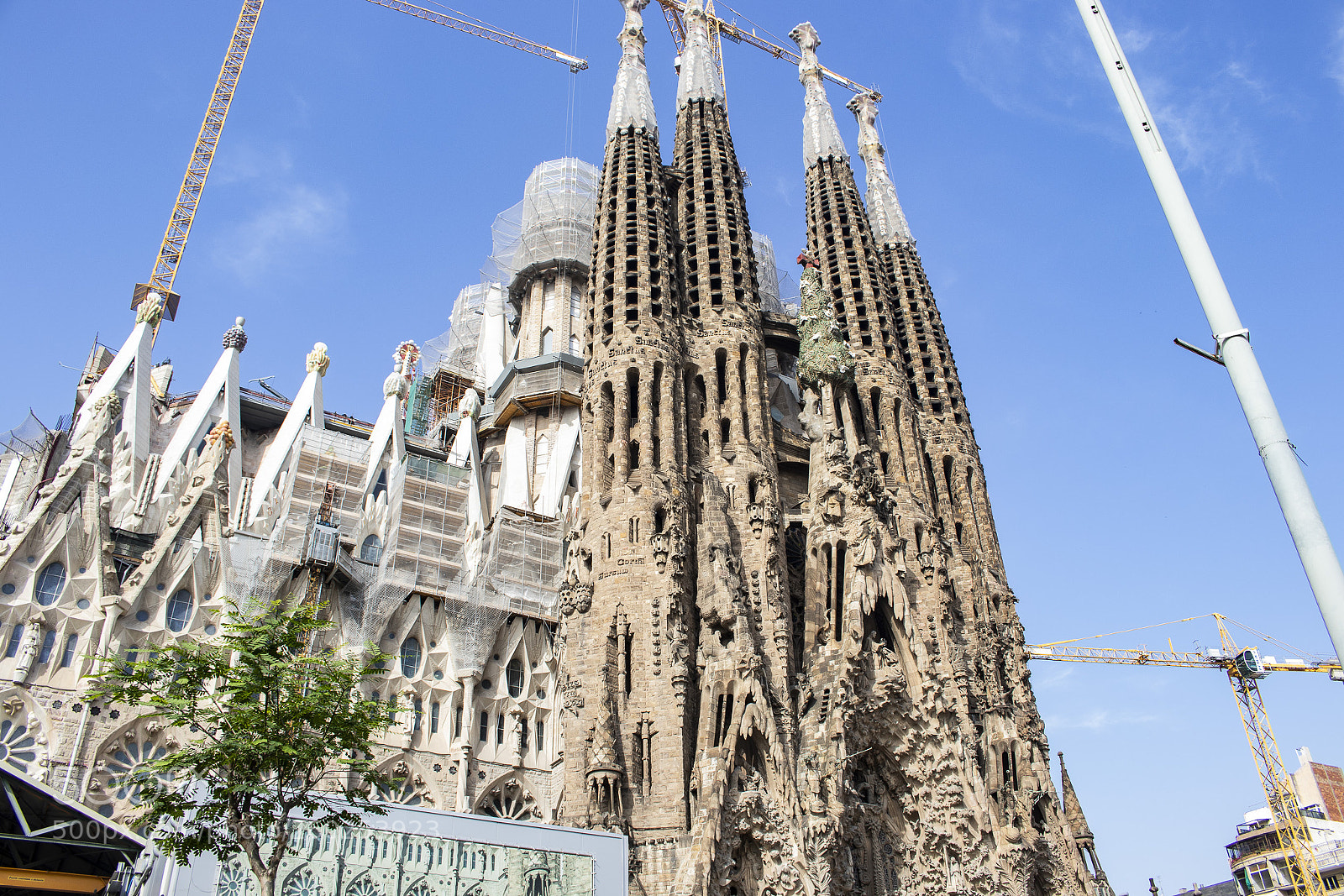 Canon EOS 200D (EOS Rebel SL2 / EOS Kiss X9) sample photo. Sagrada familia photography