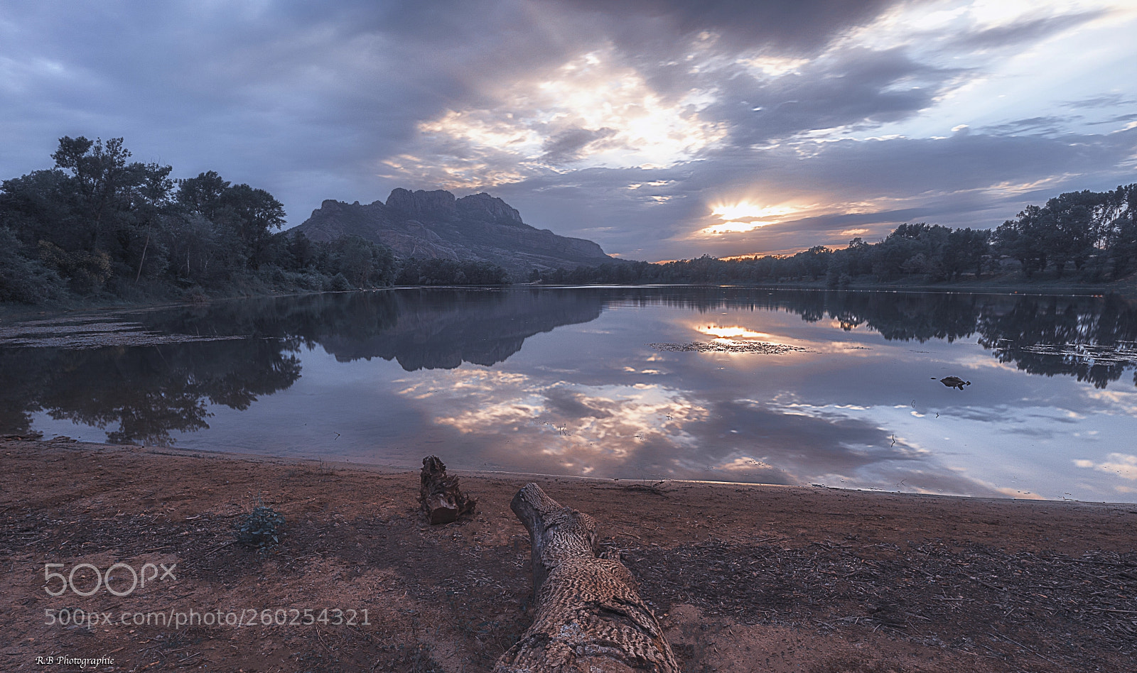 Canon EOS 5D Mark IV sample photo. Roc sunset photography