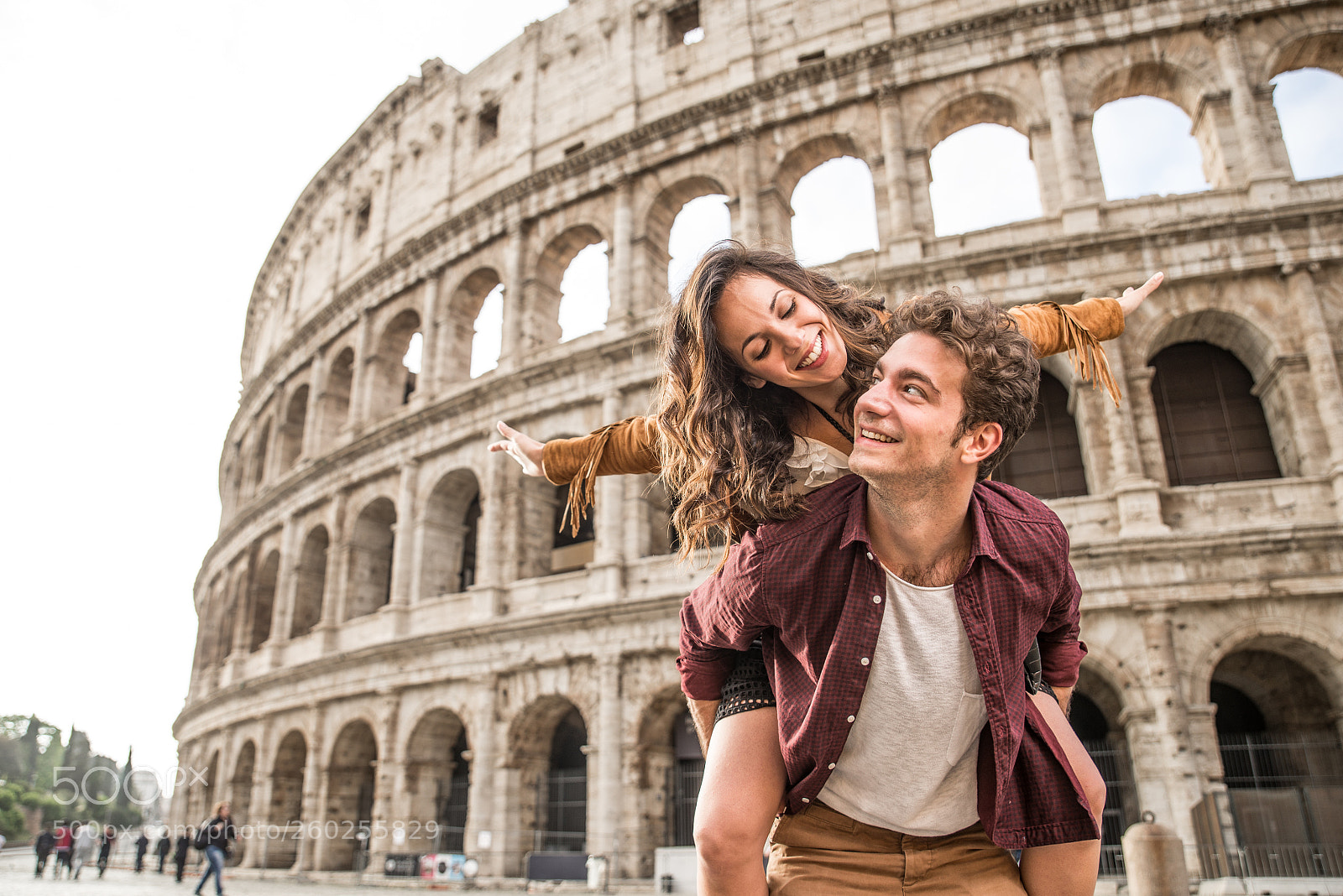 Nikon D610 sample photo. Couple at colosseum, rome photography