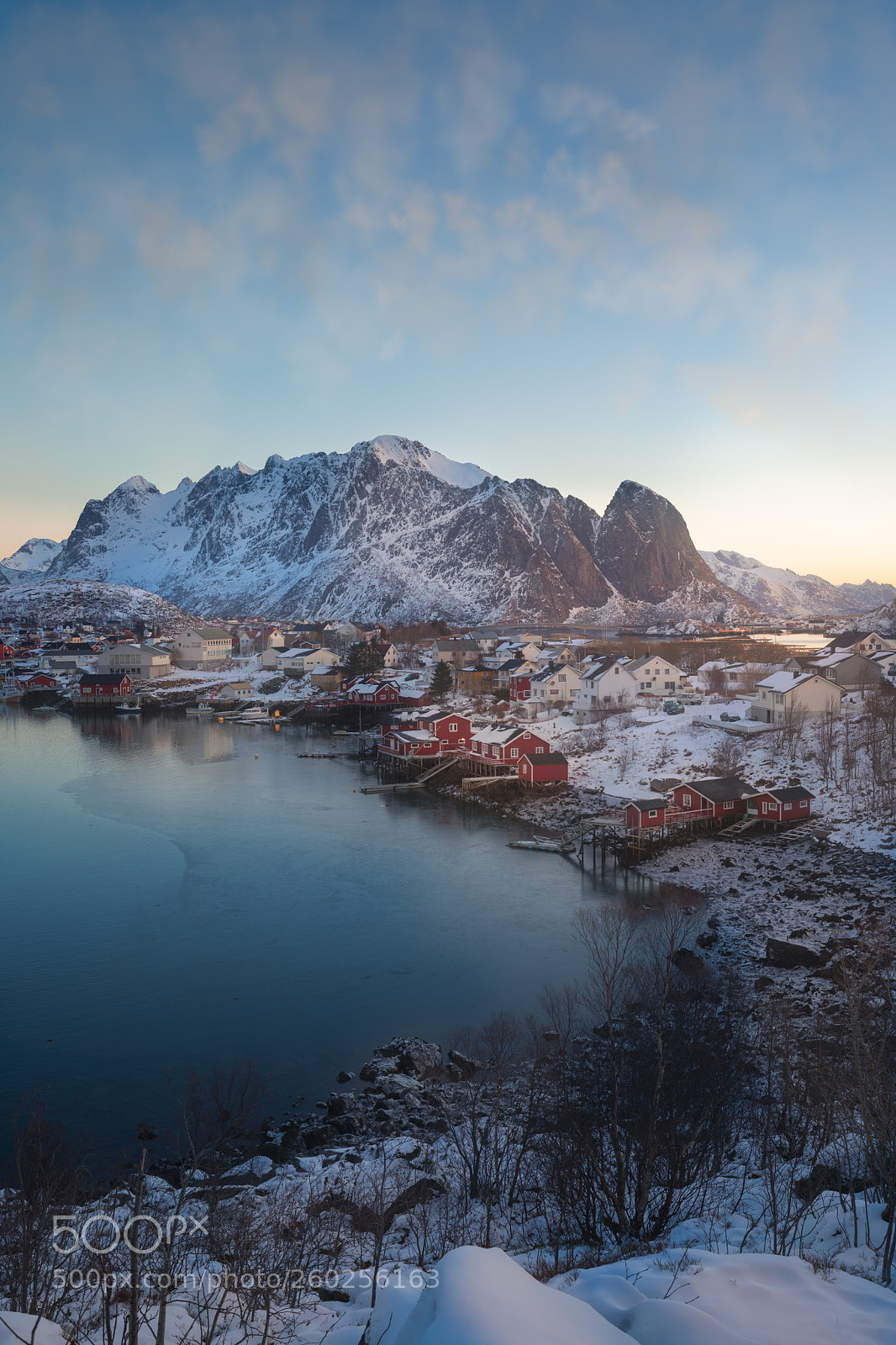 Canon EOS 5D Mark IV sample photo. First light in reine photography