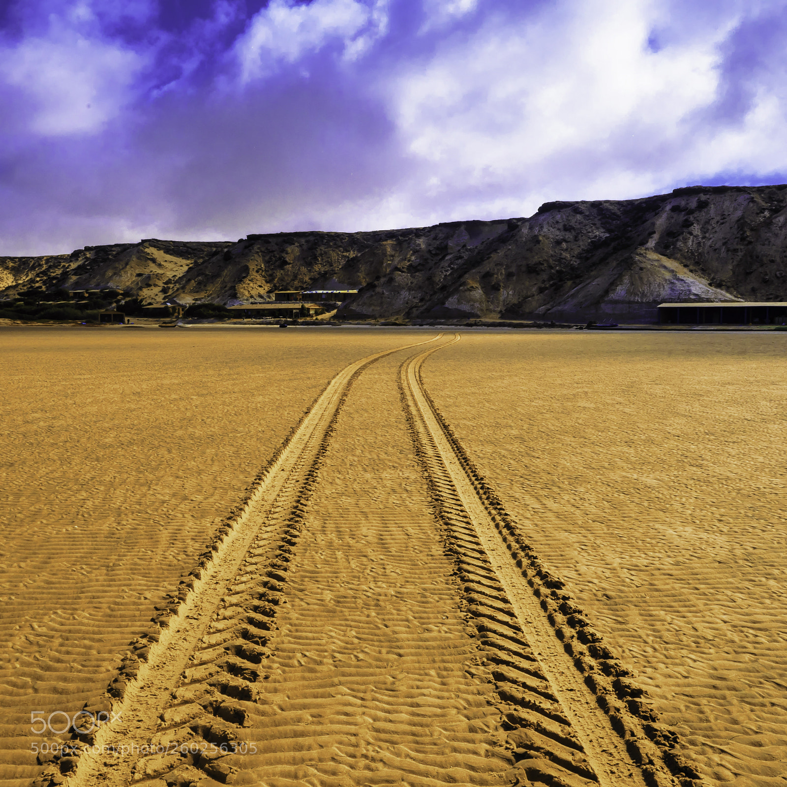 Panasonic Lumix DMC-GH4 sample photo. Tire tracks photography