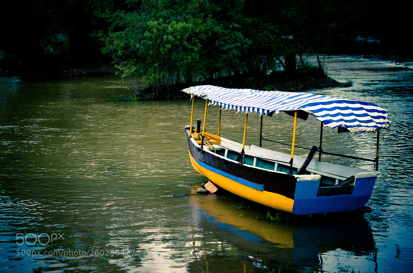 Pentax K-x sample photo. Boat photography