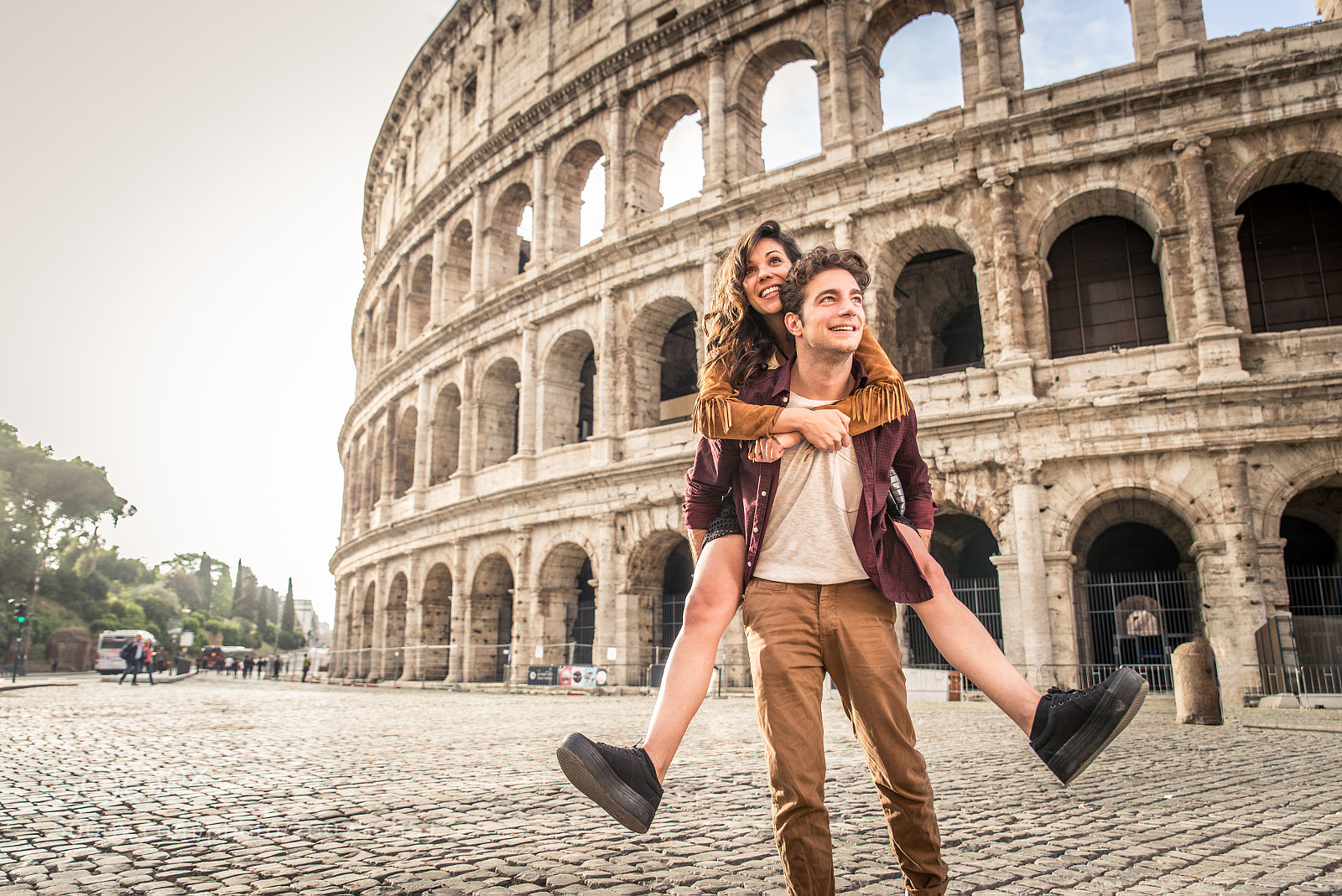 Nikon D610 sample photo. Couple at colosseum, rome photography