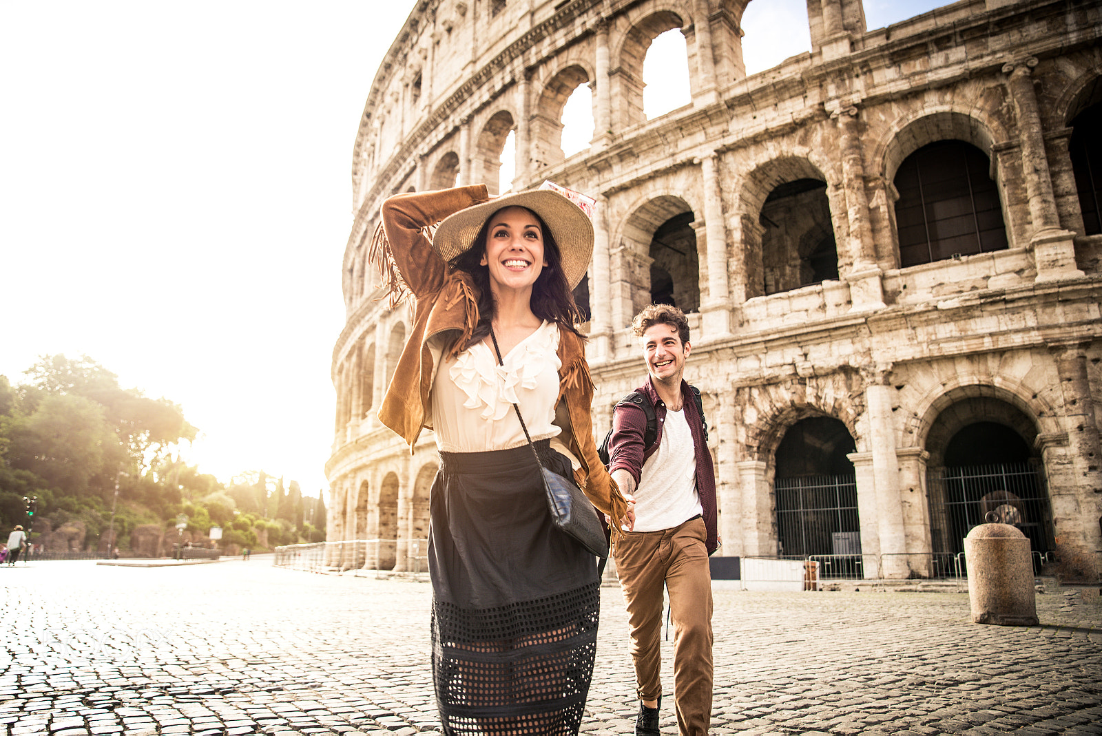 Nikon D610 sample photo. Couple at colosseum, rome photography