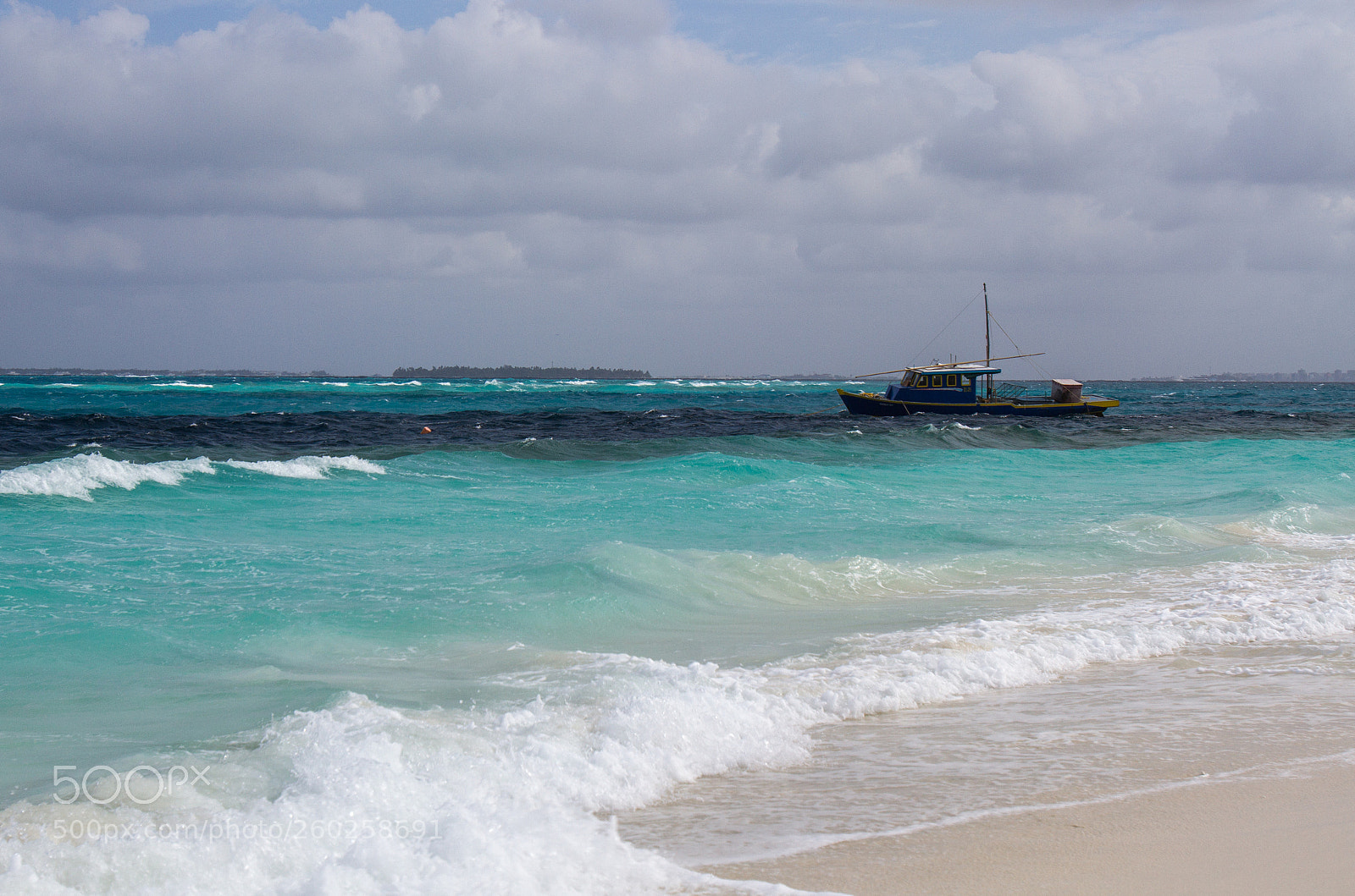 Canon EOS 7D sample photo. Boat in ocean photography