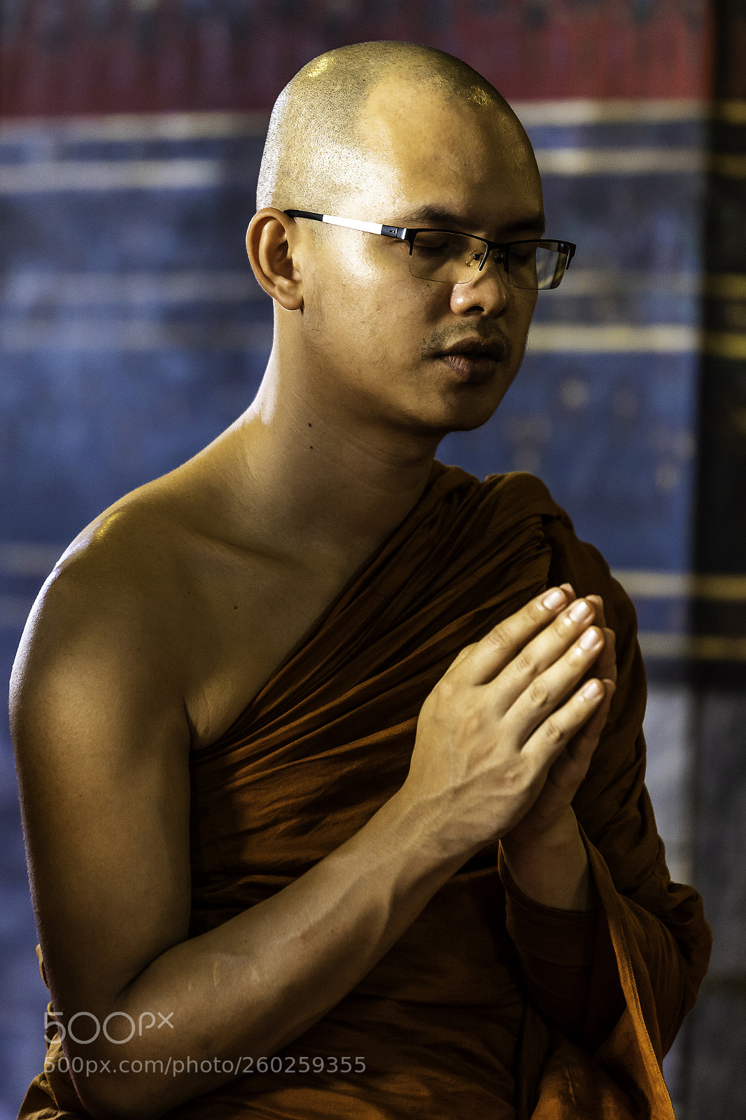 Canon EOS 7D Mark II sample photo. Praying monk photography