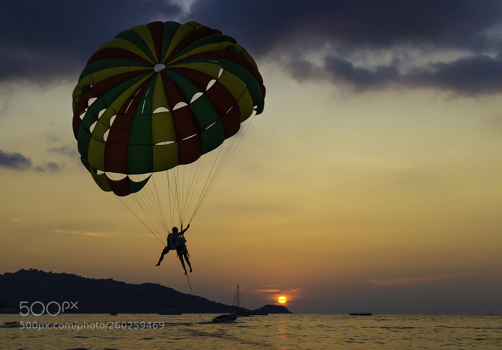 Canon EOS 6D sample photo. Flying toward the sun photography