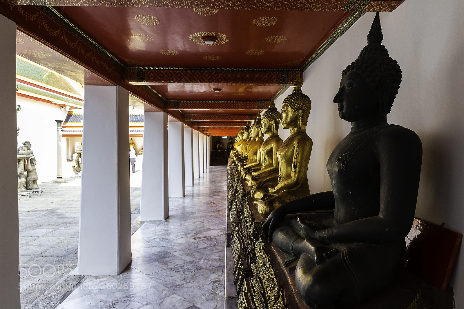 Canon EOS 6D sample photo. Repeating buddhas photography