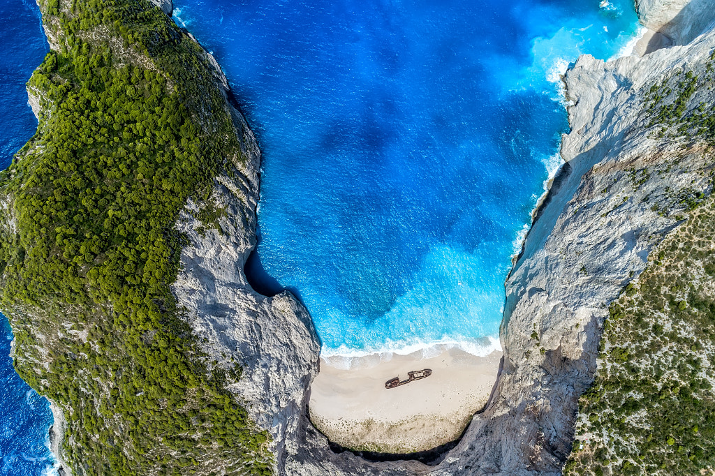 Aerial view of Navagio (Shipwreck) Beach in Zakynthos island, Gr de vasilis ververidis en 500px.com