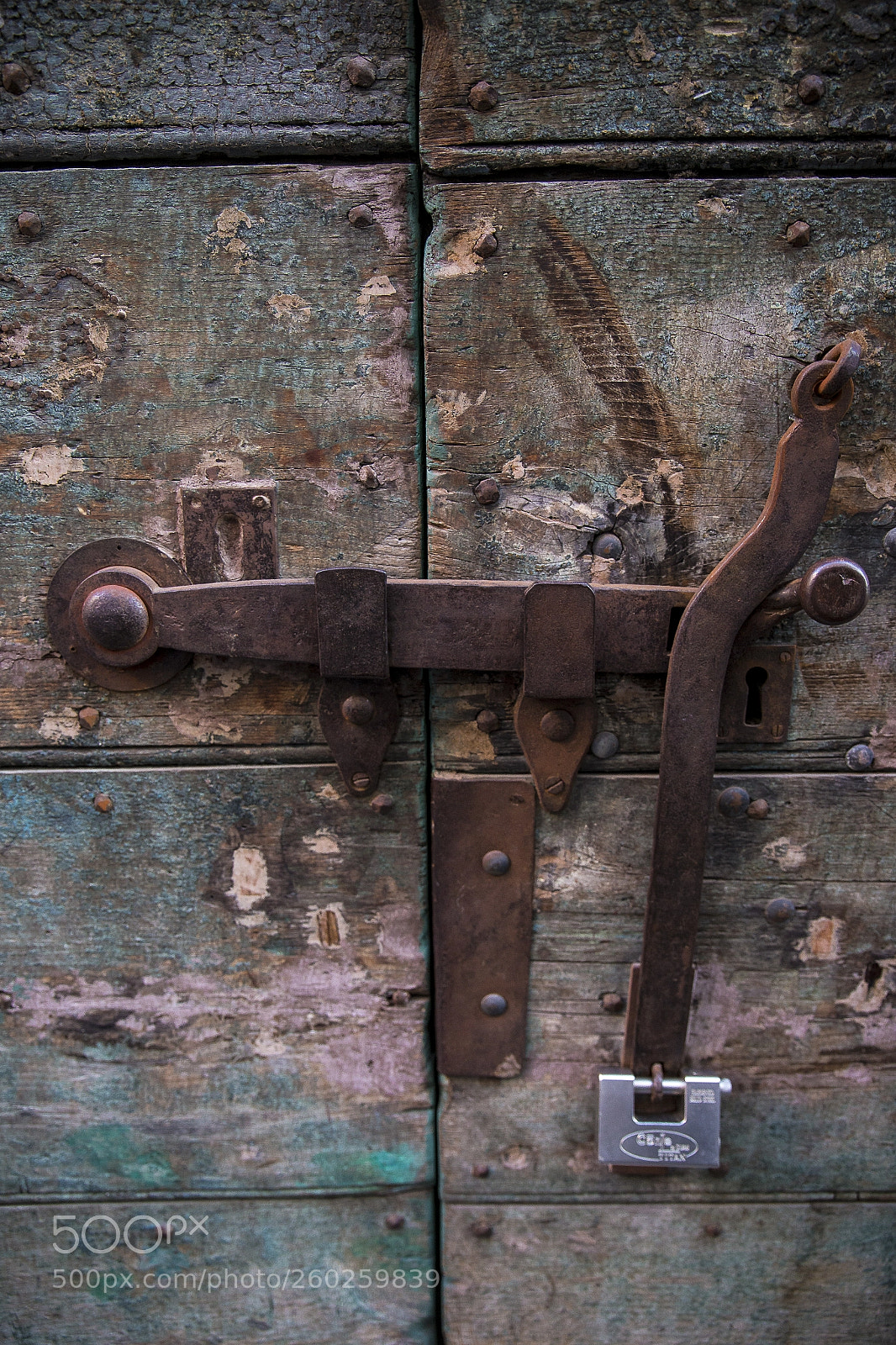 Canon EOS 6D sample photo. A door locked photography