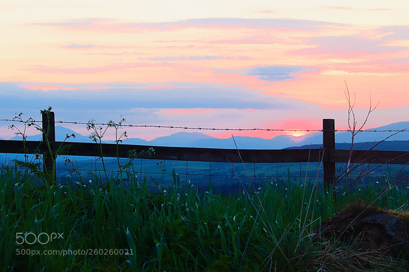 Canon EOS 77D (EOS 9000D / EOS 770D) sample photo. Sunset at the campsies photography