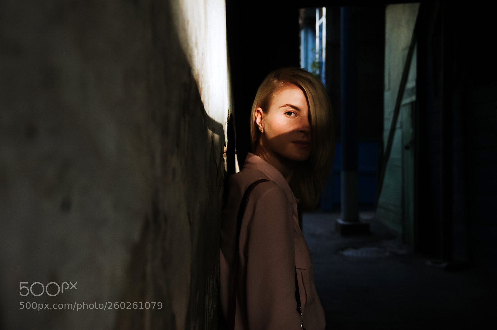 Pentax K-r sample photo. To the light photography