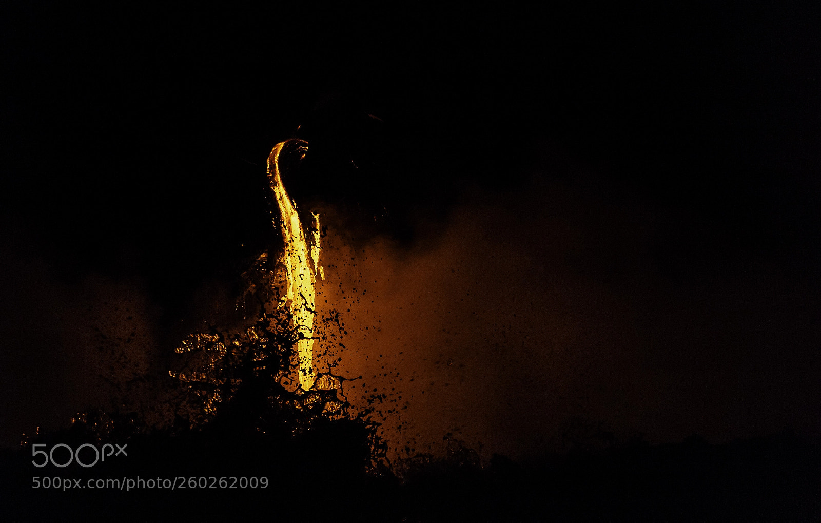 Canon EOS 100D (EOS Rebel SL1 / EOS Kiss X7) sample photo. Lava and water hawaii photography