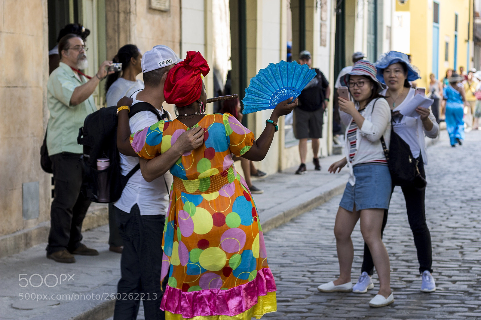 Canon EOS 100D (EOS Rebel SL1 / EOS Kiss X7) sample photo. Cubans and japanese photography