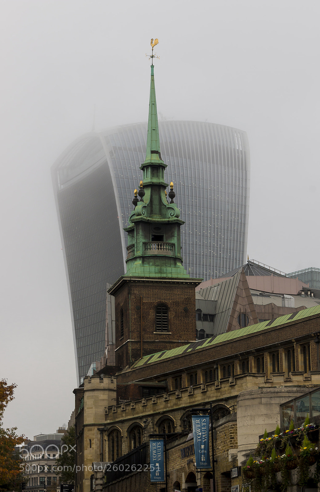 Canon EOS 100D (EOS Rebel SL1 / EOS Kiss X7) sample photo. Walkie talkie in the photography