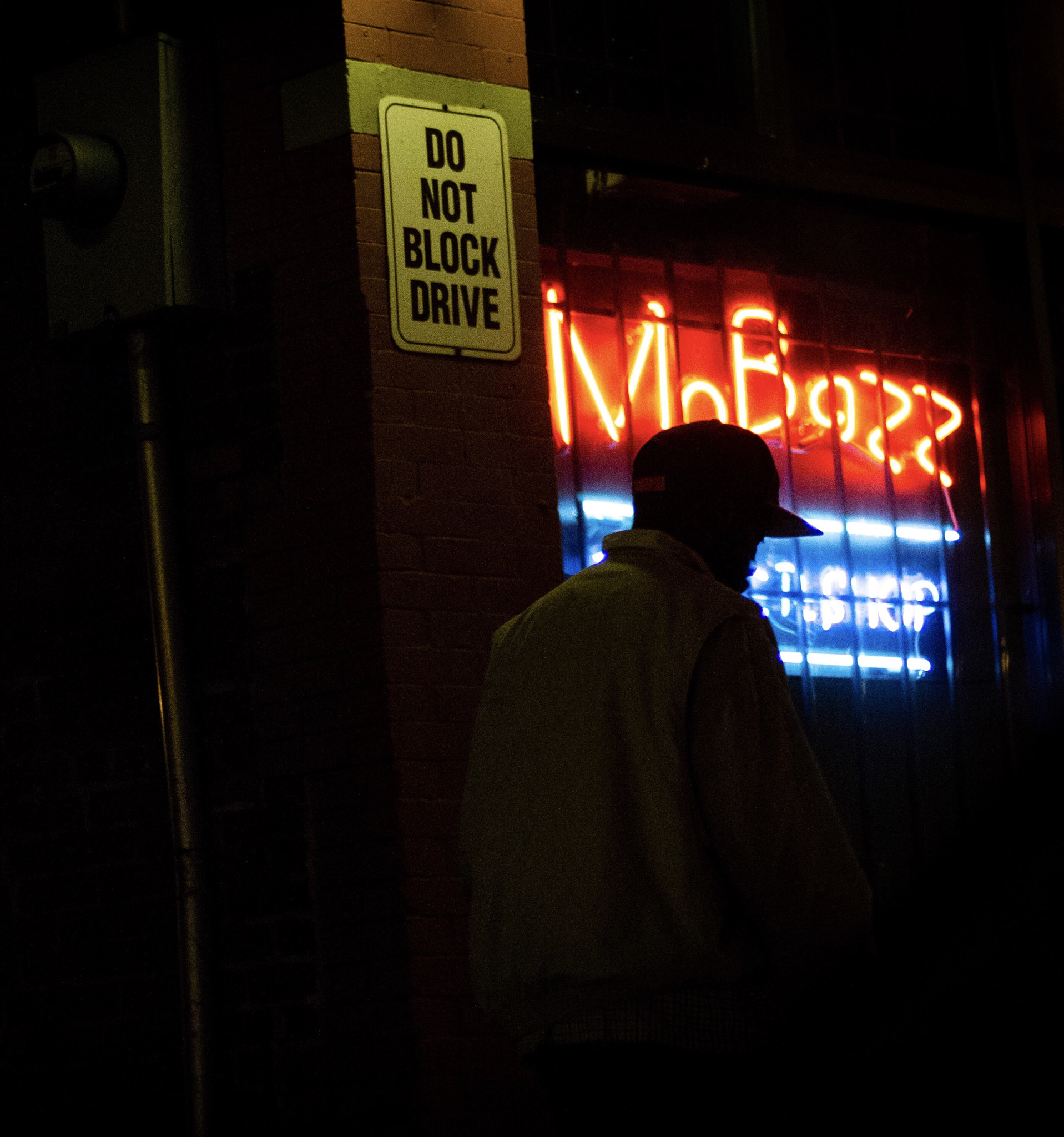 Canon EOS 100D (EOS Rebel SL1 / EOS Kiss X7) sample photo. Late nights.  photography