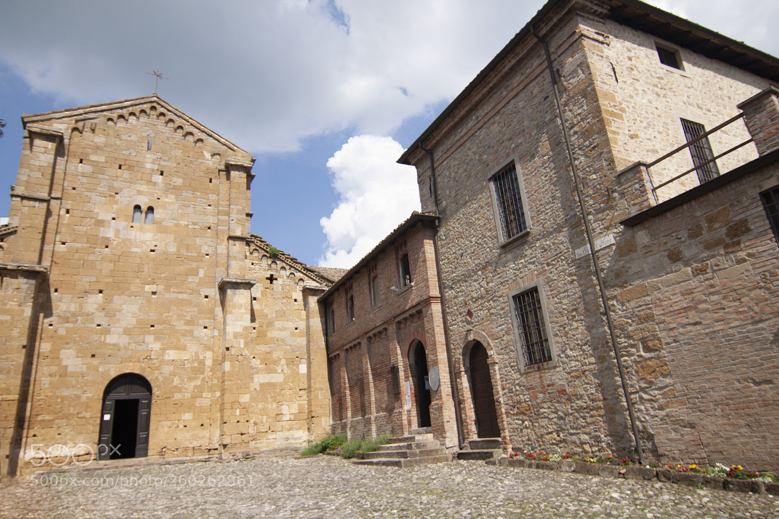 Canon EOS 500D (EOS Rebel T1i / EOS Kiss X3) sample photo. Castellarquato piacenza italy historic photography
