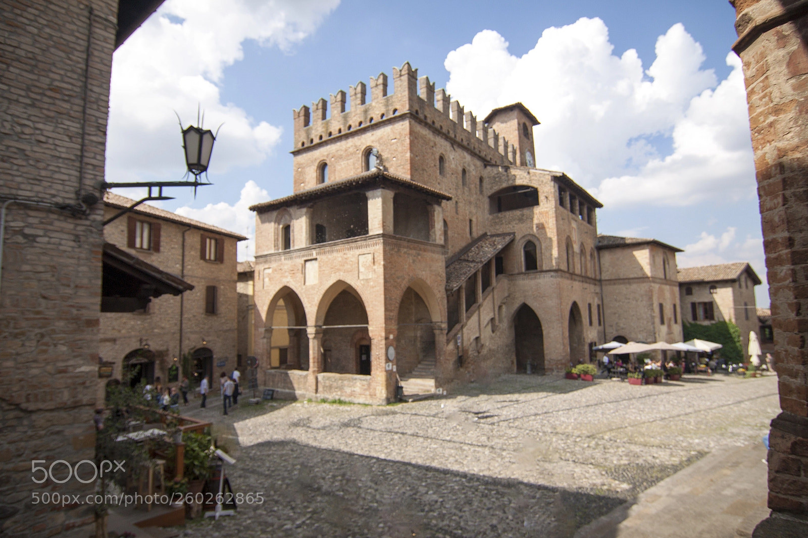 Canon EOS 500D (EOS Rebel T1i / EOS Kiss X3) sample photo. Castellarquato piacenza italy historic photography