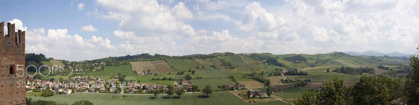 Canon EOS 500D (EOS Rebel T1i / EOS Kiss X3) sample photo. Castellarquato piacenza italy historic photography
