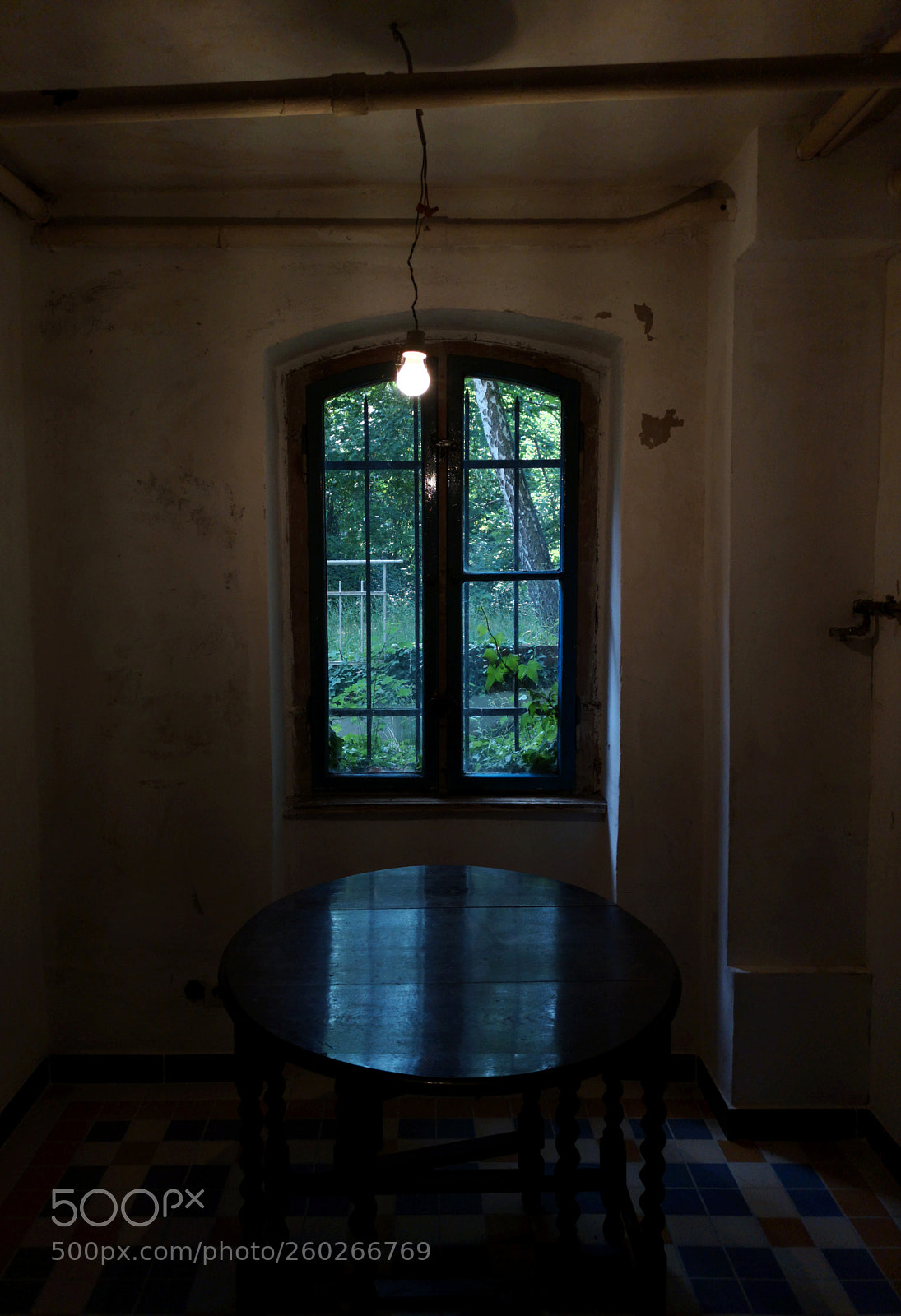 HUAWEI CLT-L29 sample photo. Room with light bulb photography