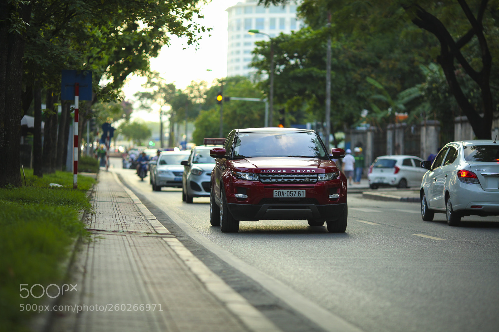 Canon EOS 5D Mark II sample photo. Range rover photography